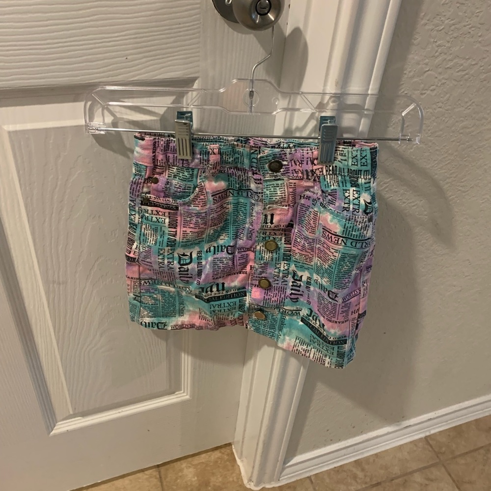 Newspaper skirt